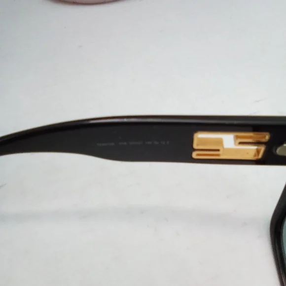 Fendi Sunglasses FE40124i 01B 54 21 145 Black with Gold  display picture 1